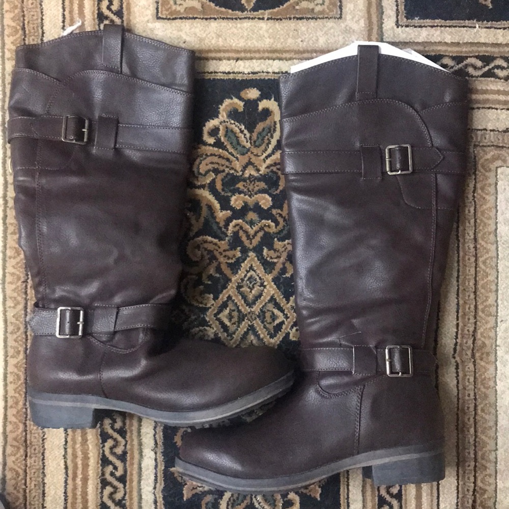 NWOT Steve Madden brown leather riding boots